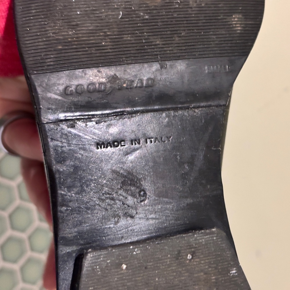 Everlane The Chelsea Boot - Picture 4 of 5